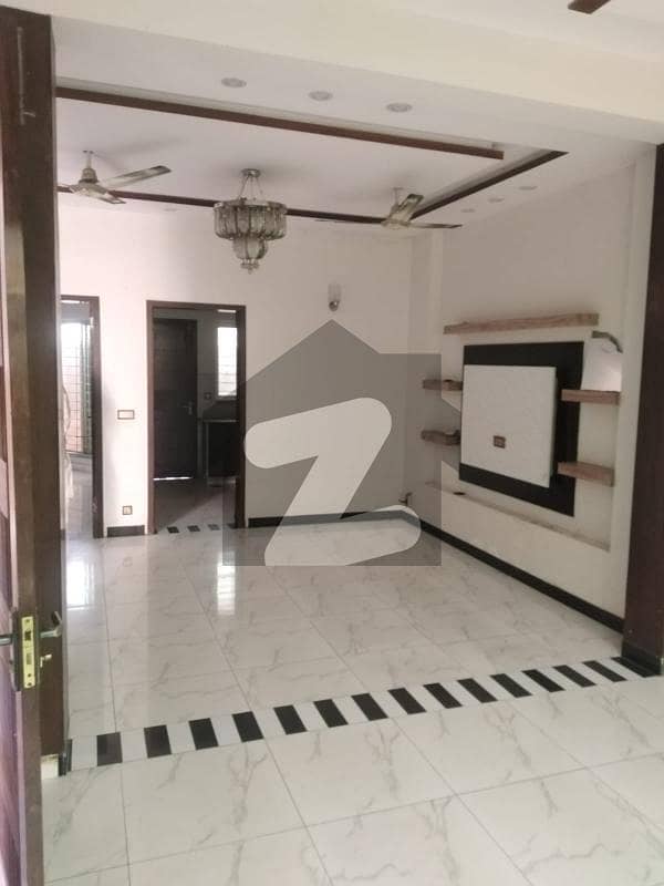 اسٹیٹ لائف ہاؤسنگ سوسائٹی لاہور میں 3 کمروں کا 5 مرلہ مکان 65.0 ہزار میں کرایہ پر دستیاب ہے۔