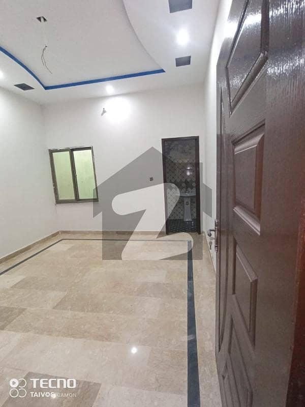 پی سی ایس آئی آر سٹاف کالونی لاہور میں 4 کمروں کا 5 مرلہ مکان 1.7 کروڑ میں برائے فروخت۔