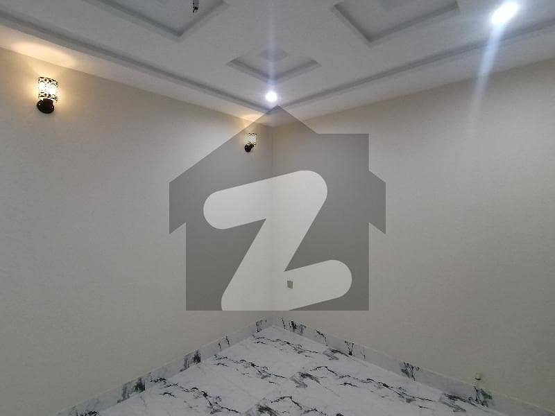 Prime Location In Sabzazar Colony Of Sabzazar Colony, A 10 Marla Upper Portion Is Available