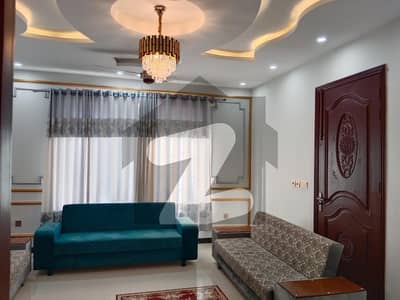 بحریہ انکلیو بحریہ ٹاؤن,اسلام آباد میں 5 کمروں کا 10 مرلہ مکان 3.95 کروڑ میں برائے فروخت۔