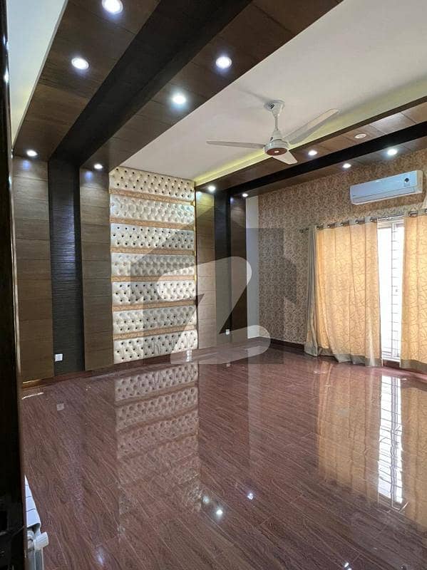 01 KANAL SLIGHTLY USED HOUSE FOR RENT IN DHA PHASE 7