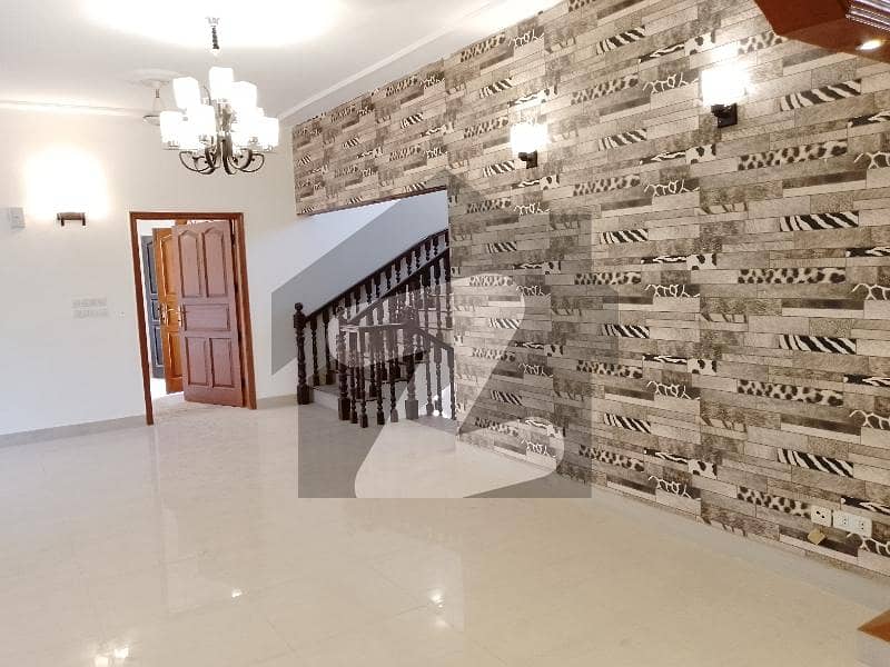 500 yards bungalow fully renovated 5 bedroom for sale in dha Karachi