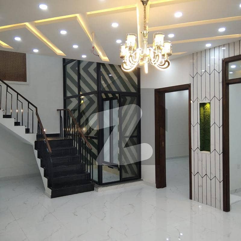 ایڈن ویلی فیصل آباد میں 3 کمروں کا 5 مرلہ مکان 2.6 کروڑ میں برائے فروخت۔