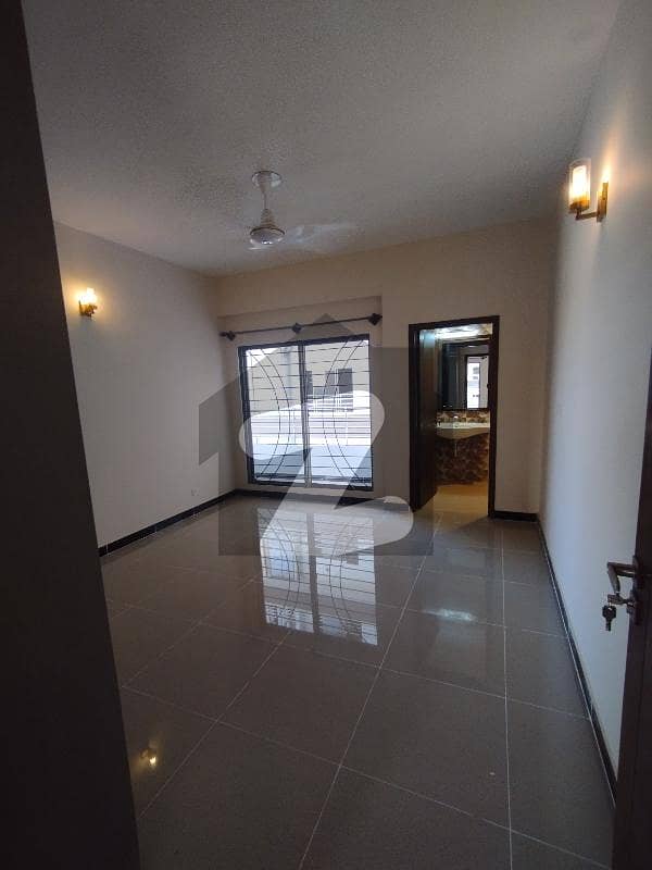 Corner West Open Flat For Sale 3 Bed DD Sector J G+11 Building 2750 Sq Feet