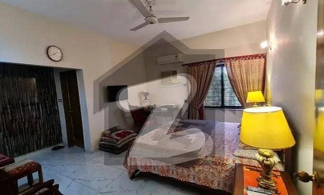 گلشنِِِ راوی ۔ بلاک جی گلشنِ راوی,لاہور میں 6 کمروں کا 10 مرلہ مکان 1.1 لاکھ میں کرایہ پر دستیاب ہے۔