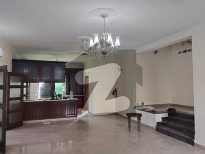 ایف ۔ 10 اسلام آباد میں 7 کمروں کا 1 کنال مکان 22.0 کروڑ میں برائے فروخت۔