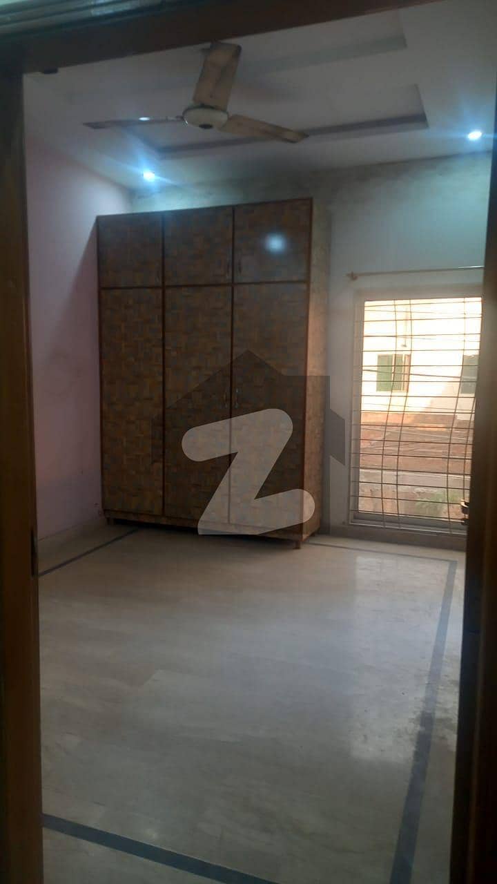 لاہور میڈیکل ہاؤسنگ سوسائٹی لاہور میں 3 کمروں کا 3 مرلہ مکان 35.0 ہزار میں کرایہ پر دستیاب ہے۔