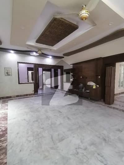 چکلالہ سکیم 3 چکلالہ سکیم,راولپنڈی میں 7 کمروں کا 10 مرلہ مکان 3.6 کروڑ میں برائے فروخت۔