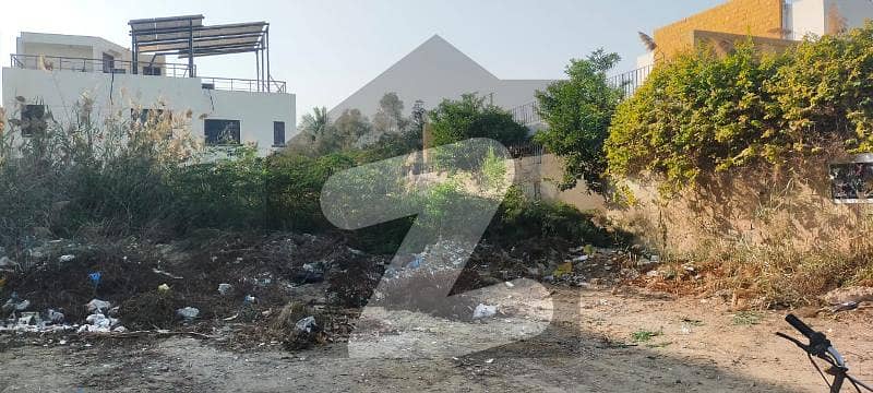 کلفٹن ۔ بلاک 5 کلفٹن,کراچی میں 1 کنال رہائشی پلاٹ 12.5 کروڑ میں برائے فروخت۔