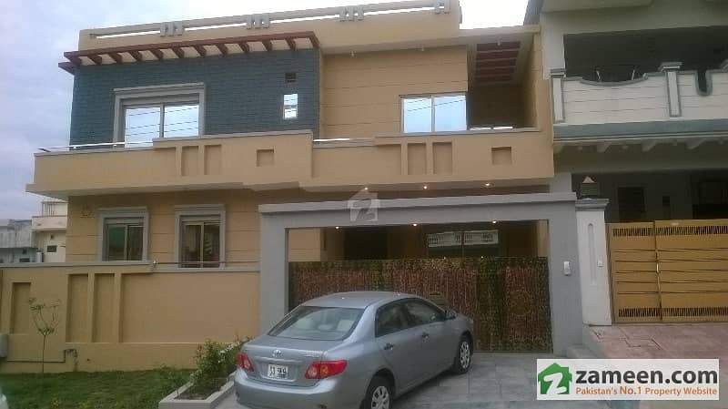 F-11/2 - Triple Storey Corner House - 9 Beds - 40x90 - For Sale