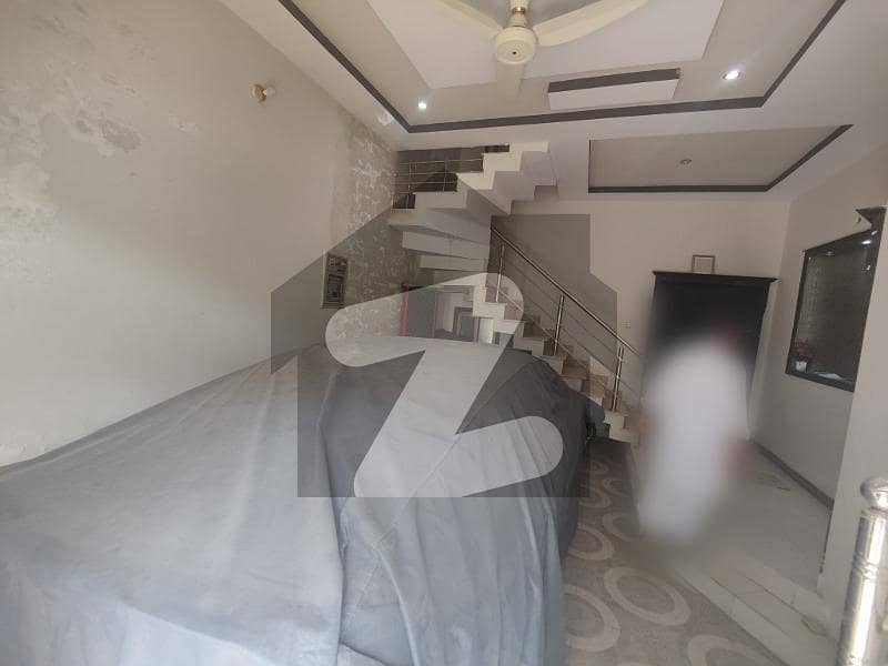 جیون سٹی - فیز 3 جیون سٹی ہاؤسنگ سکیم,ساہیوال میں 3 کمروں کا 5 مرلہ بالائی پورشن 24.0 ہزار میں کرایہ پر دستیاب ہے۔
