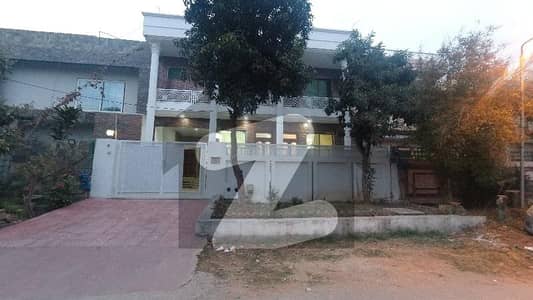 I-8/2 Good Condition TRIPLE Storey House For Sale