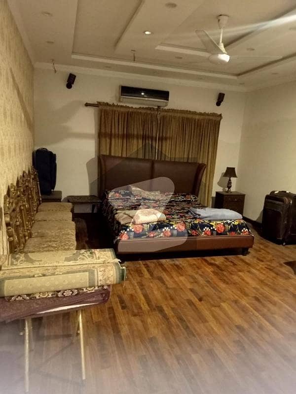 گلبرگ لاہور میں 6 کمروں کا 1 کنال مکان 3.5 لاکھ میں کرایہ پر دستیاب ہے۔