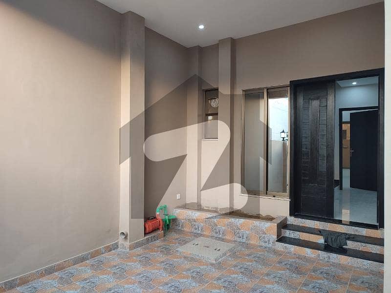 125 Square Yards Ali Block Villa Available For Rent