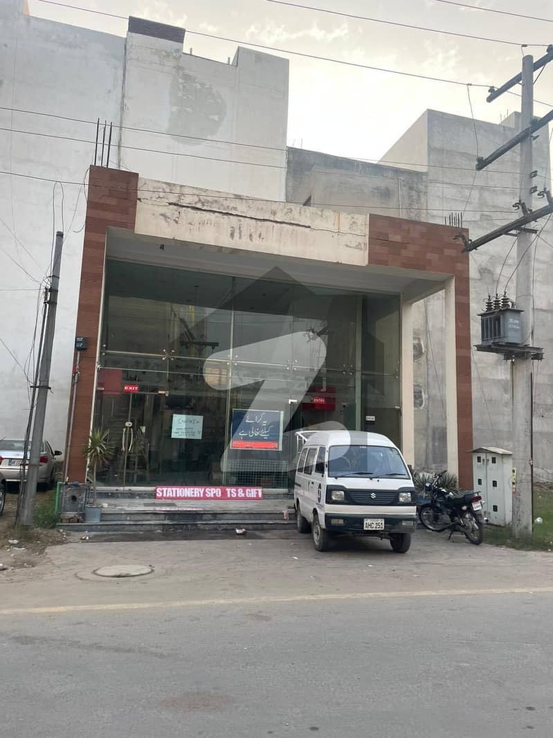 ای ایم ای سوسائٹی لاہور میں 5 مرلہ دکان 1.35 لاکھ میں کرایہ پر دستیاب ہے۔