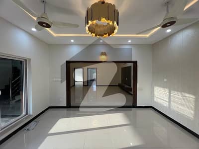 10 Marla House For Sale At Reasonable Price For Overseas Pakistanis