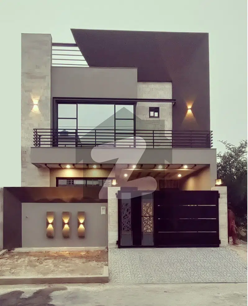 5 Marla Designer House Is Available For Sale
