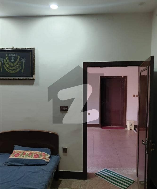 ماڈل ٹاؤن لاہور میں 4 کمروں کا 8 مرلہ مکان 4.51 کروڑ میں برائے فروخت۔
