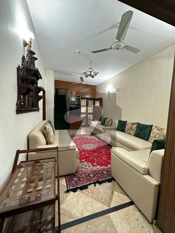 گارڈن ٹاؤن - طارق بلاک گارڈن ٹاؤن,لاہور میں 5 کمروں کا 5 مرلہ مکان 2.55 کروڑ میں برائے فروخت۔