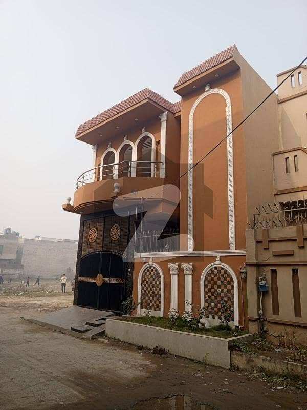 7.5 Marla Beautiful House For Sale In Amir Town On Canal Road