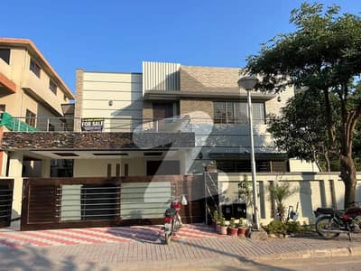 Corner 22 Marla House For Sale In Bahria Town