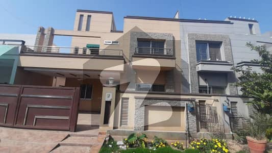 10 MARLA 5 BED HOUSE FOR SALE