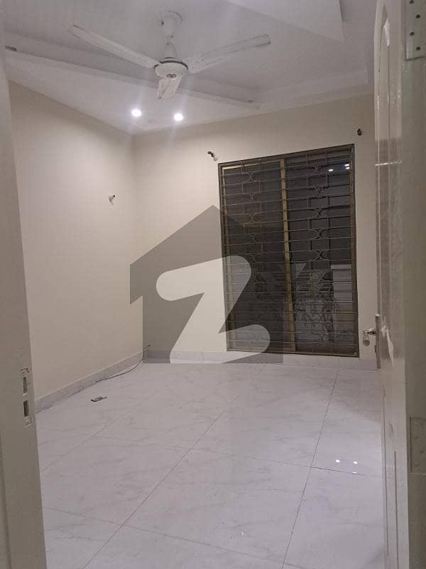ڈریم گارڈنز ڈیفینس روڈ,لاہور میں 3 کمروں کا 5 مرلہ مکان 1.85 کروڑ میں برائے فروخت۔