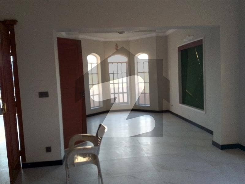 عمار کینیان ویوز - میریڈیئن بلاک عمارکینیان ویوز,اسلام آباد میں 5 کمروں کا 10 مرلہ مکان 4.9 کروڑ میں برائے فروخت۔