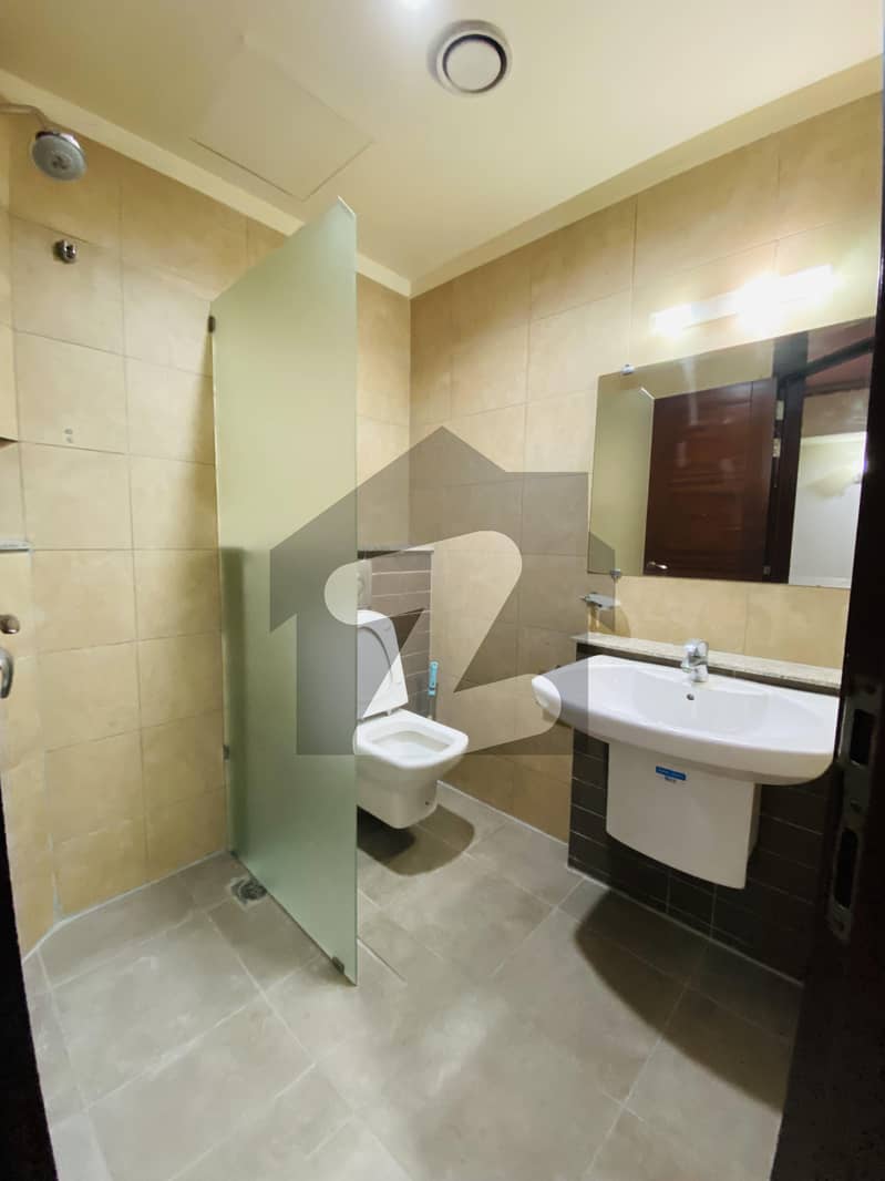 Beautiful Corner Apartment For Rent In Silver Oaks F10. Silver Oaks