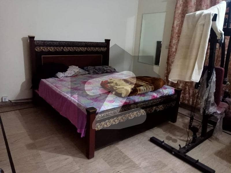 DHA Phase 1 P-Block 10 Marla Good Location House Available for Rent