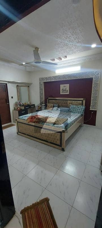 شرف آباد گلشنِ اقبال ٹاؤن,کراچی میں 4 کمروں کا 8 مرلہ فلیٹ 3.25 کروڑ میں برائے فروخت۔