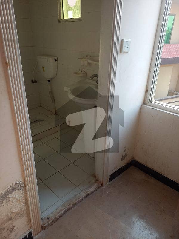 غوری ٹاؤن فیز 5بی غوری ٹاؤن,اسلام آباد میں 1 کمرے کا 3 مرلہ فلیٹ 12.0 ہزار میں کرایہ پر دستیاب ہے۔