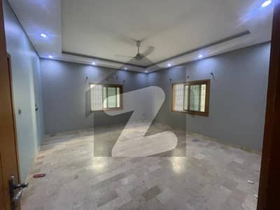 ڈی ایچ اے فیز 4 ڈی ایچ اے ڈیفینس,کراچی میں 4 کمروں کا 12 مرلہ مکان 2.5 لاکھ میں کرایہ پر دستیاب ہے۔