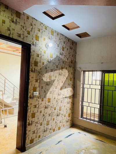 گرین ٹاؤن فیصل آباد میں 5 کمروں کا 5 مرلہ مکان 1.4 کروڑ میں برائے فروخت۔