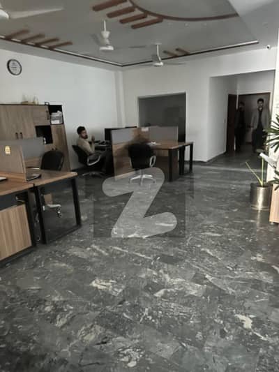جوہر ٹاؤن لاہور میں 7 کمروں کا 1 کنال دفتر 14.0 کروڑ میں برائے فروخت۔