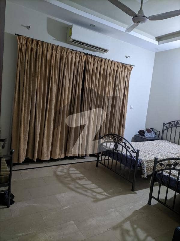 ایم اے جناح روڈ ملتان میں 2 کمروں کا 4 مرلہ مکان 28.0 ہزار میں کرایہ پر دستیاب ہے۔