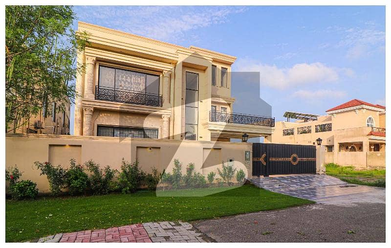 1 KANAL FULL BASEMENT Luxury Class Masterpiece Bungalow For Sale In DHA Phase 8