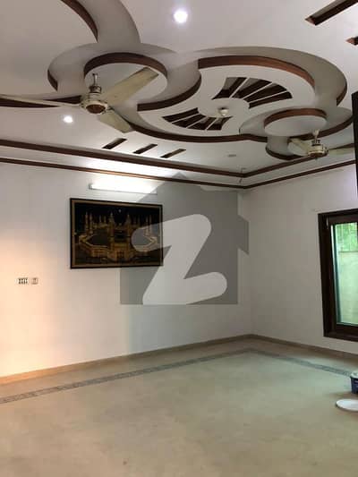خیابانِ گارڈنز فیصل آباد میں 5 کمروں کا 11 مرلہ مکان 95.0 ہزار میں کرایہ پر دستیاب ہے۔
