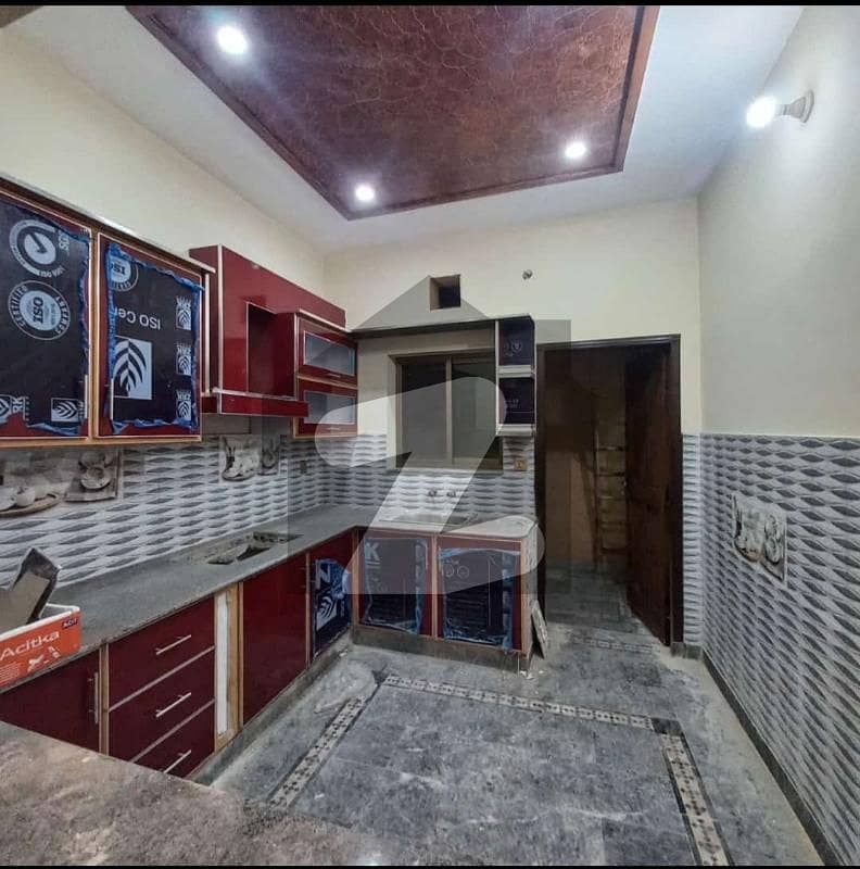 گڑھی شاہو لاہور میں 3 کمروں کا 5 مرلہ مکان 1.39 کروڑ میں برائے فروخت۔
