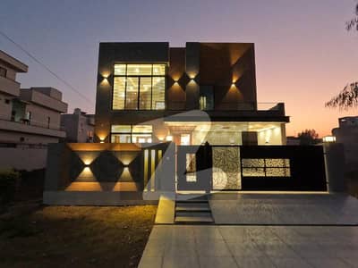 10 Marla Ultra Modern House For Sale In A Block Central Park Lahore