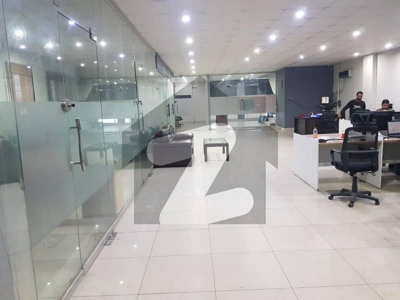 3200 Sq. ft Luxury Furnished Floor For IT Offices With Huge Parking Space