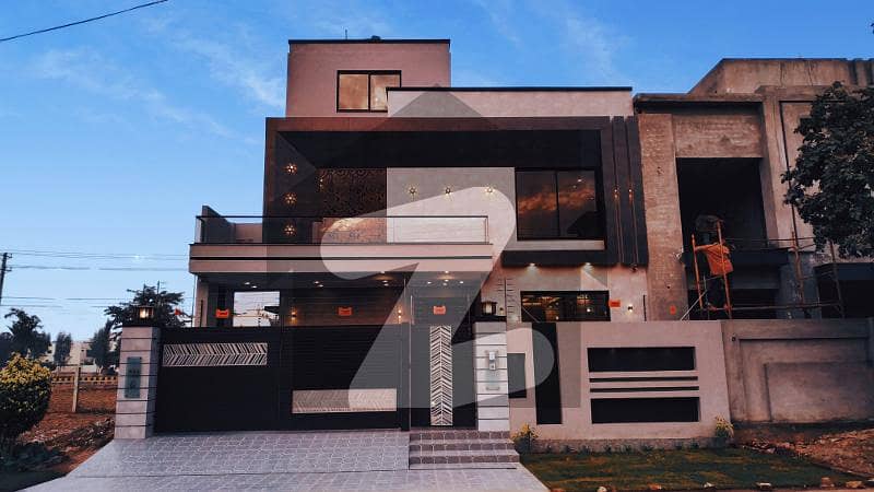 10 Marla MODERN DESIGNED House For Sale In G Block Central Park Lahore