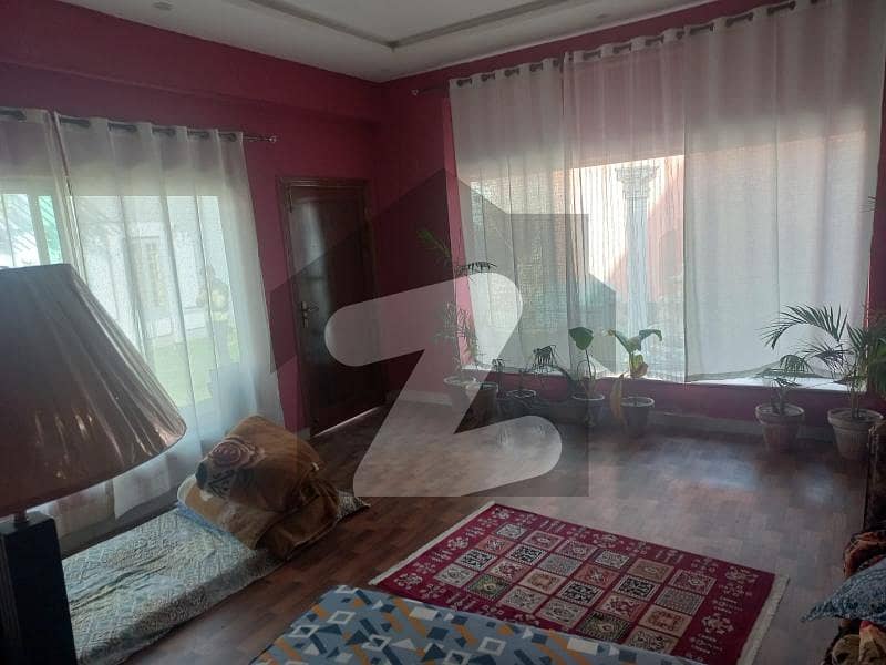 15 Marla Single Story Independent House Available For Rent in Model