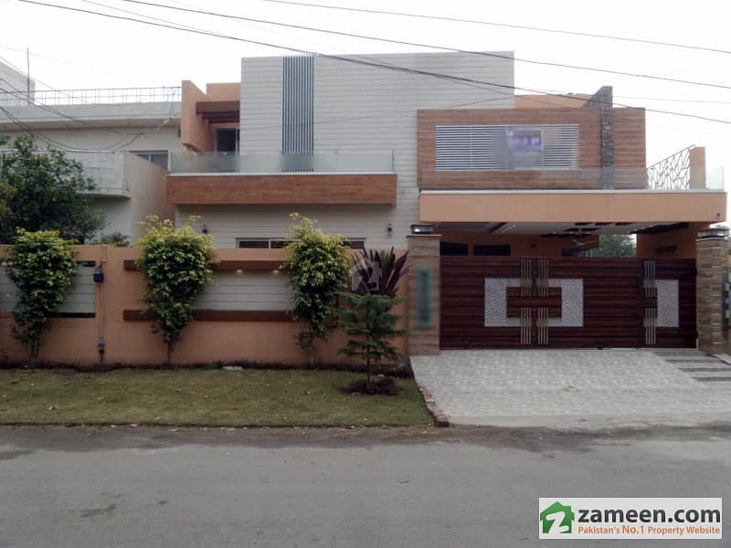 A Gracefully Built 21 Marla House Is Available For Sale In Wapda Town Phase 1  Block F1