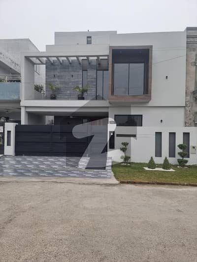 10 Marla Luxury New House For Sale
