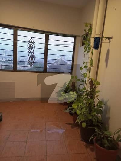 3 Bed/D/D Kareem Residencia (2100 Sqfts) Flat Road Side Just Like New