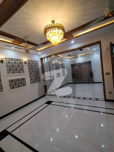پارک ویو سٹی - ٹیولپ بلاک پارک ویو سٹی,لاہور میں 5 کمروں کا 6 مرلہ مکان 2.4 کروڑ میں برائے فروخت۔