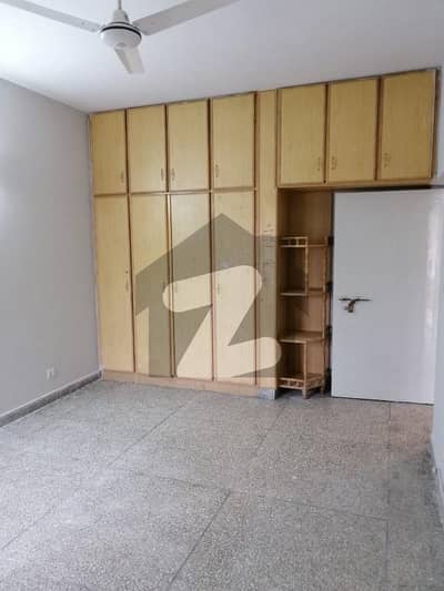 3 Bedrooms Apartment Housing G-11/3