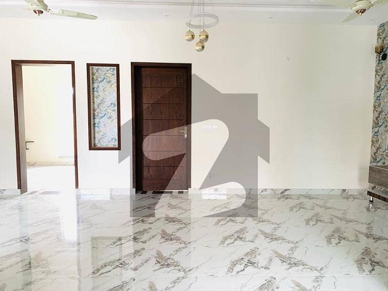 10 MARLA FACING PARK TOP LOCATION HOUSE AVAILABLE FOR SALE IN PCSIR HOUSING SCHEME PHASE 1