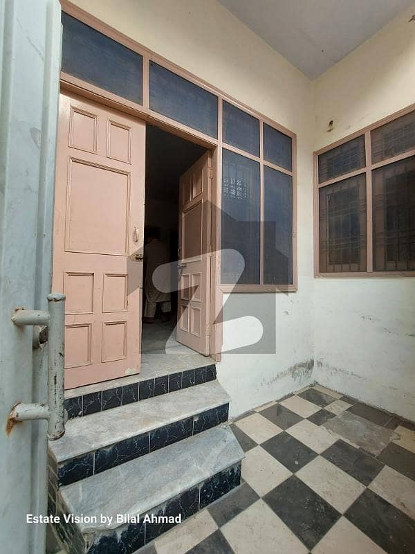 5 Marla Beautiful Ground Floor Portion Available For Rent In Madina Town 3Bedroom With Attach Bath Sui Gas Available